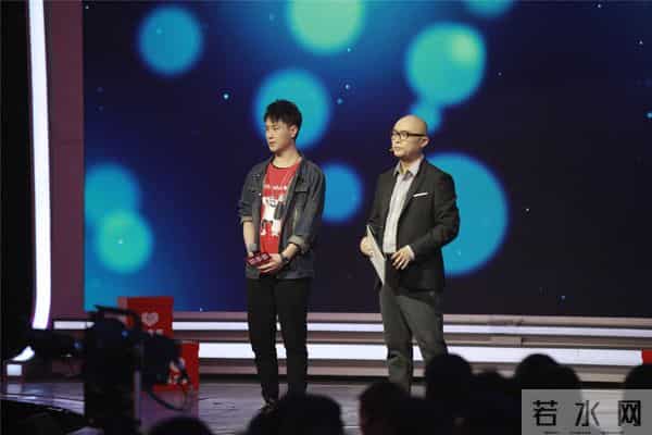 可以一个月不和男友联系 《非诚勿扰》“过分独立”的女生你能接受吗?