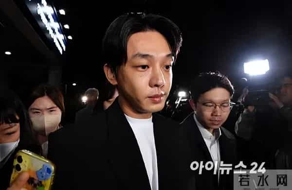 刘亚仁“以身养蛊”帮男友逃跑双被捕,“发情”全球直播惊呆众人