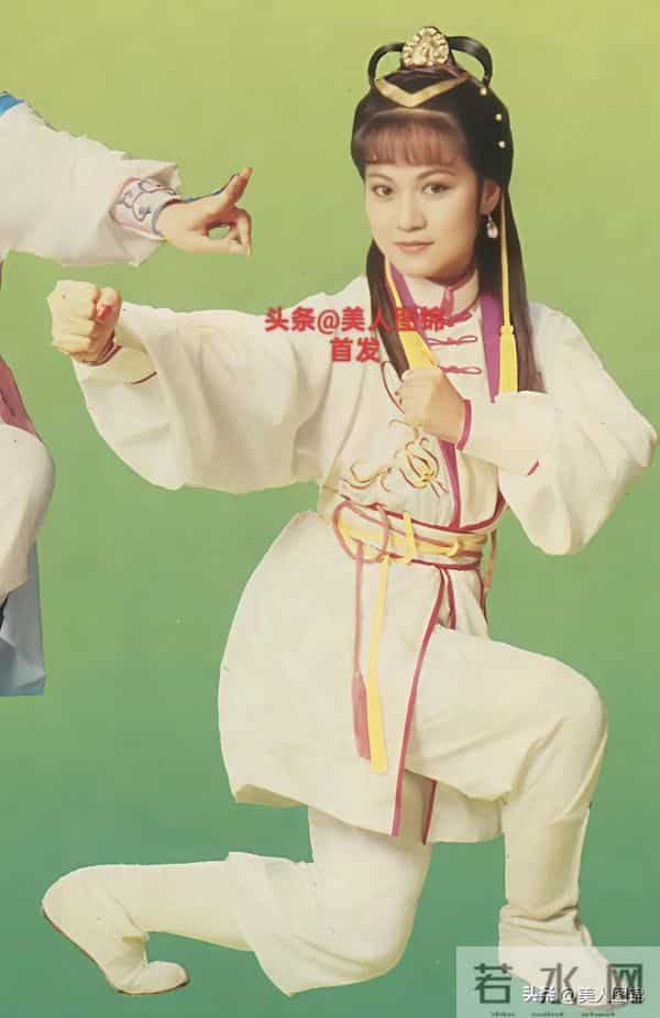 郭靖师傅~斑斑,主持过央视春晚,前夫惠天赐,姐姐森森