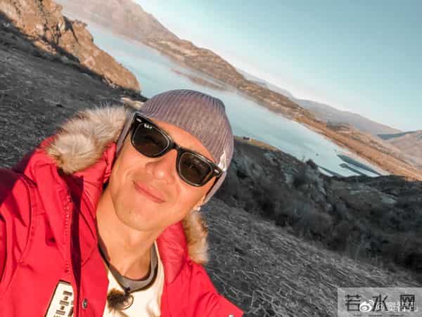 还记得《天外飞仙》里的上官浩琪吗？他现在长这样