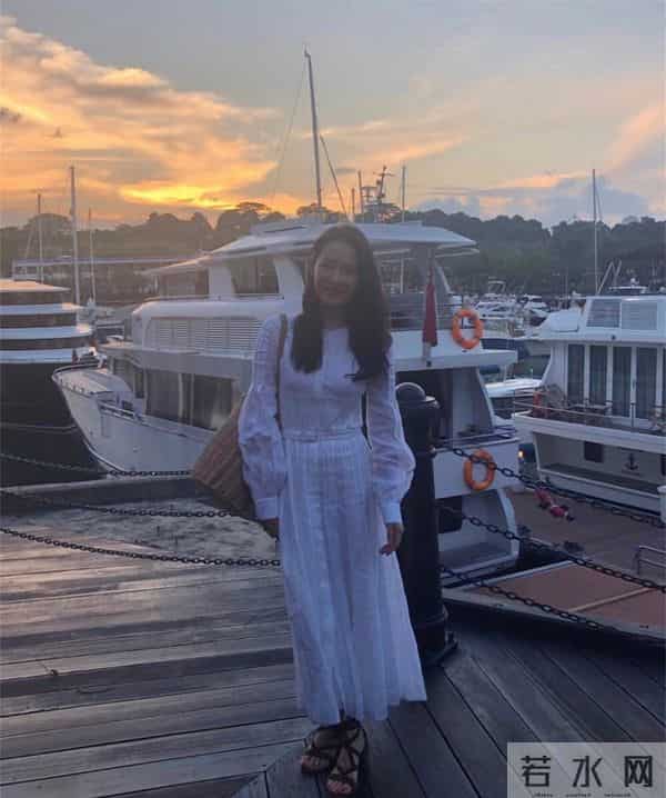 孙艺珍爆比基尼旧照，丰满上围＋蜜糖肌，网友直呼：太不公平！