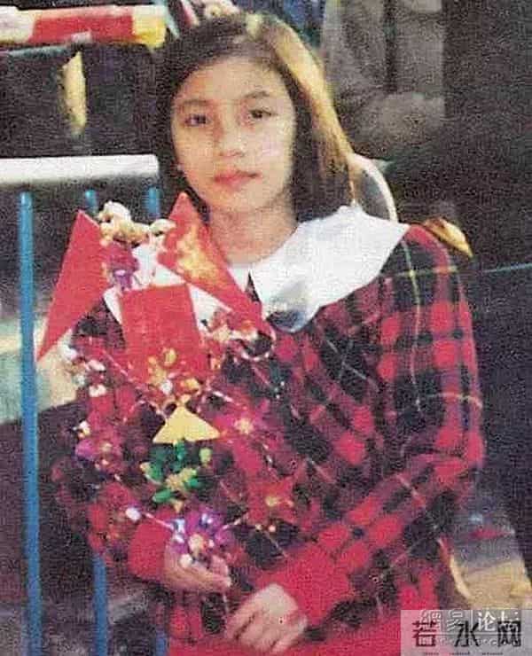 《宫心计》花絮曝光,陈豪自己补妆,杨怡戏服下的破洞牛仔裤亮了