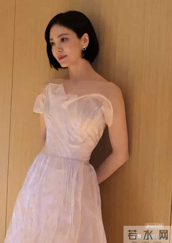 影后败给孙艺珍还看旧爱玄彬晒恩爱？宋慧乔曝缺席青龙奖红毯真相