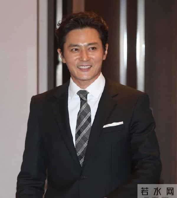 张东健为玄彬孙艺珍朗读婚礼祝词，出席婚礼宾客超过200多人