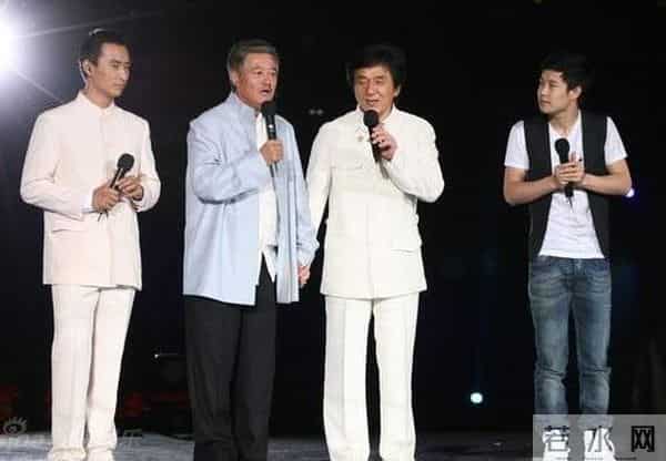 2014年，成龙高调举办60岁寿宴，各路明星巨贾纷纷捧场。