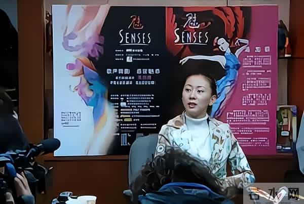 “初代裸模”汤加丽：父亲不认她，丈夫气得离婚，23年后救赎自己