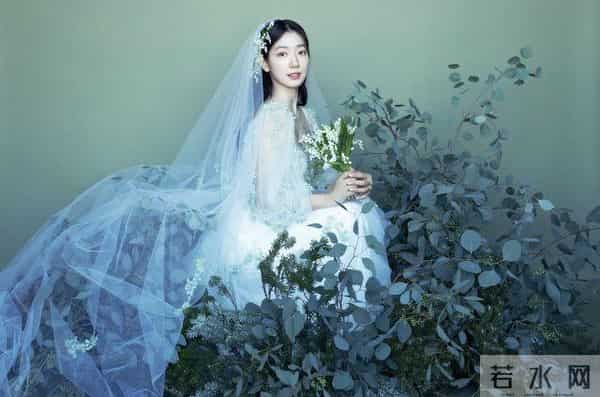 朴信惠今日大婚,婚纱照曝光美如仙子,牵手丈夫崔泰俊笑容甜蜜