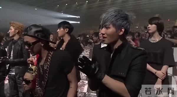 当“中国天王”出席韩国顶级颁奖礼,会是啥场面?网友:砸场子的