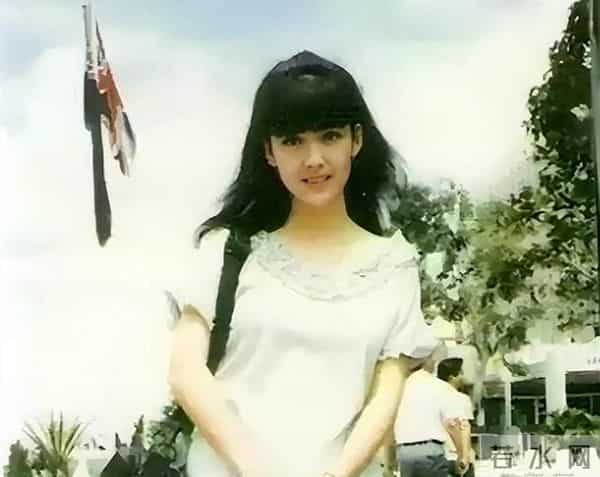 周慧敏不吵不闹，倪震八次出轨，她为何还能稳坐“倪太太”？