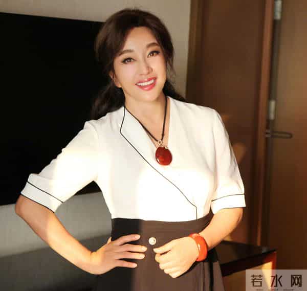 刘晓庆：我与谢晋导演没有私生子，他荣光背后尽是泪和痛