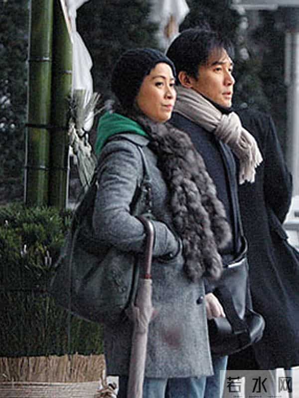 伊能静晒儿女合照 称作为母亲有爱的能力