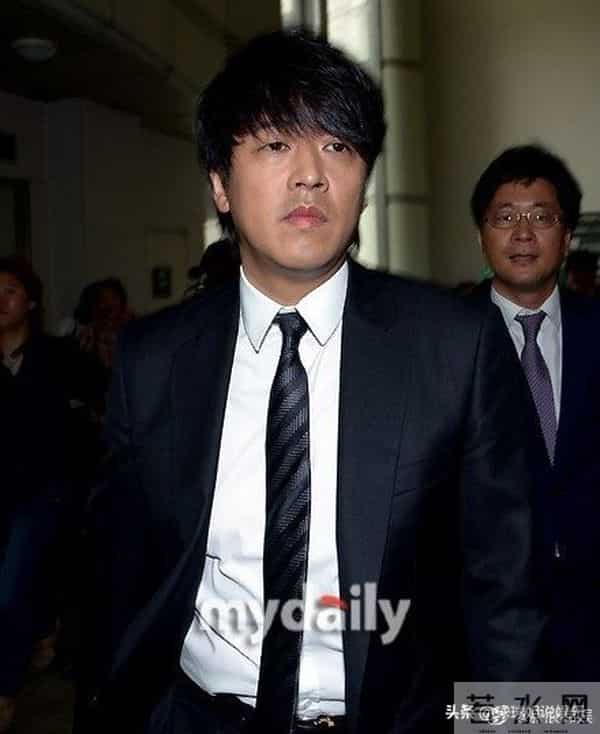 48岁柳时元今日再婚 携圈外妻开启人生新阶段