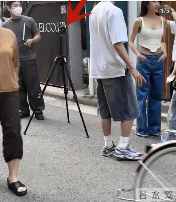 23年前“少男杀手”《色即是空》女主河智苑被偶遇,46岁宛如少女