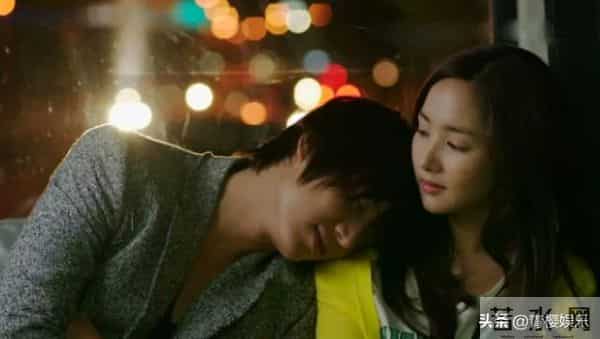 两次街拍被实锤，却次次不承认，李敏镐是怎样对待新恋情？