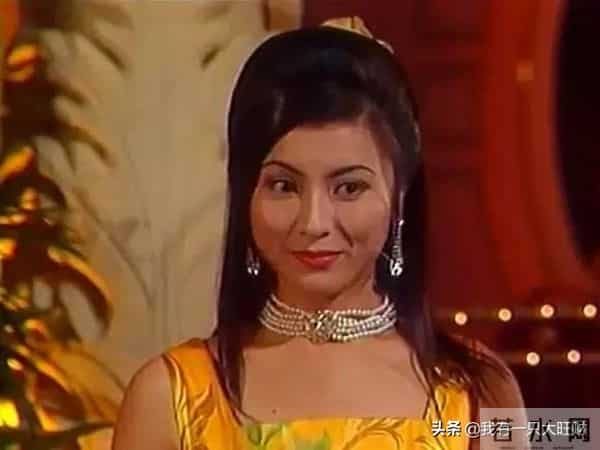 《我和春天有个约会》完美融合精明与单纯的金露露，因美好而幸福