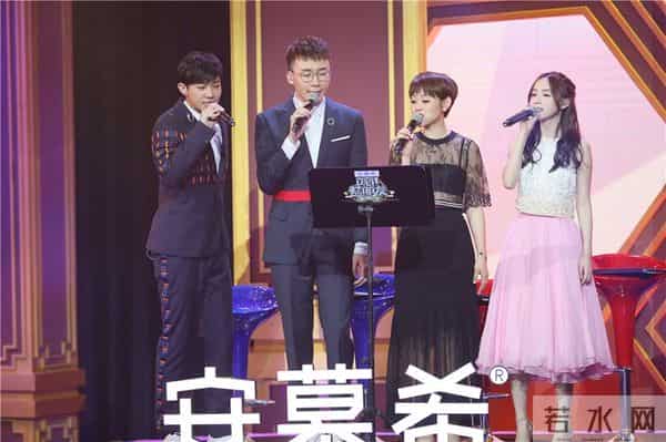 华少朱丹同台“相爱相杀”《嗨！蓝朋友》重燃“记歌词”战火