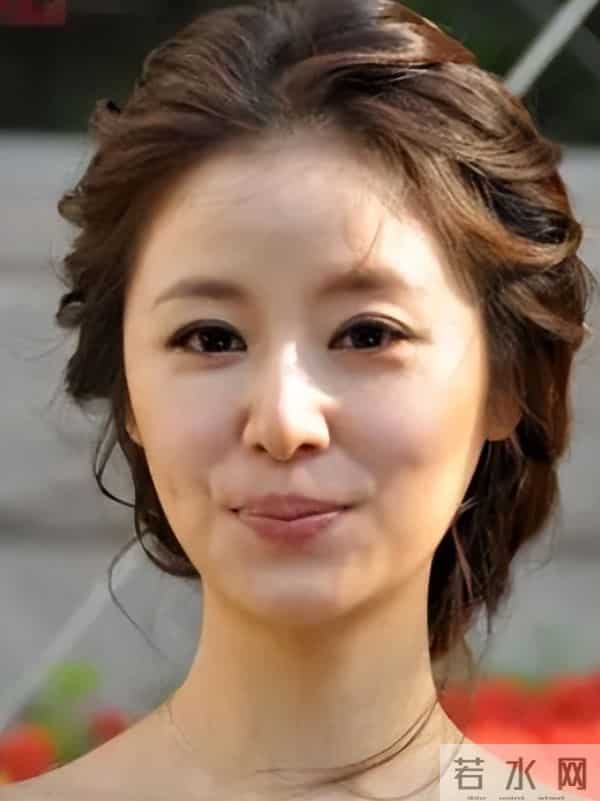 林心如原形毕露？和5位半裸男聚会照片被扒出，网友：尺度太大