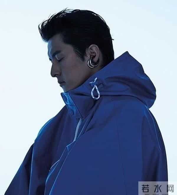 自己剪头睡公司的明星，只有他了-光棍偶像明星的《我独自生活》