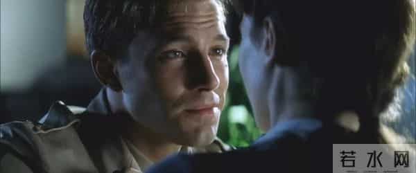 片方失利，高管辞职，18年前投资1.4亿的大片《珍珠港》差在哪？