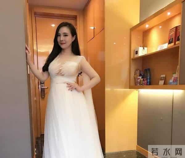 从身材到精神，干露露散发出不凡的魅力