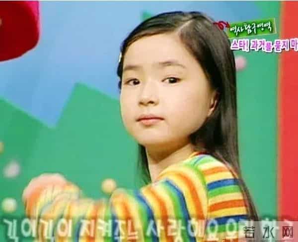 出道获顶级资源仍不火，被称为票房毒药，后因为贫困家庭捐款圈粉