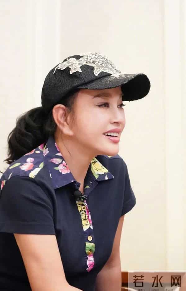 刘晓庆：我与谢晋导演没有私生子，他荣光背后尽是泪和痛