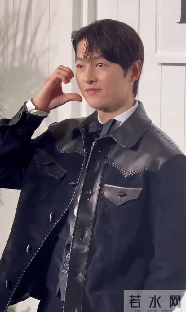 香港这一晚，55岁古天乐和40岁宋仲基同框，才发现男人的花期好短