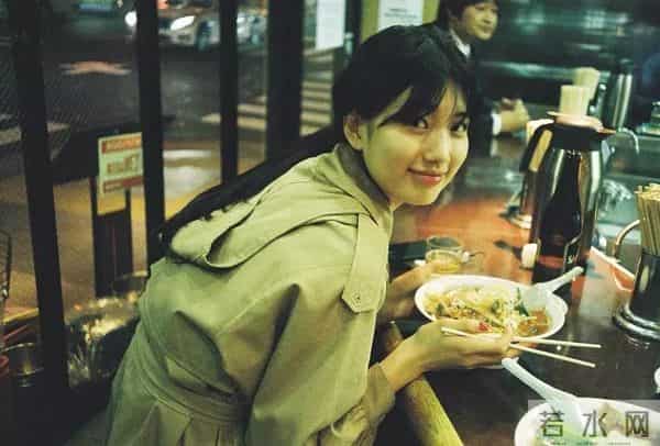 出道9年，25岁秀智成250亿韩剧女主，但生活才是她最好的事业