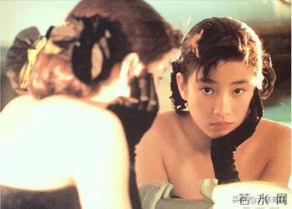 日本女神18岁“一脱成名”,身姿曼妙曲线优美,是被亲妈出卖