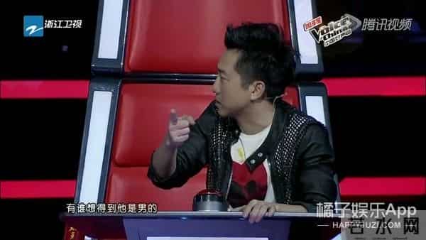 还记得《中国好声音》的张玮吗?他在这部剧里跑龙套?