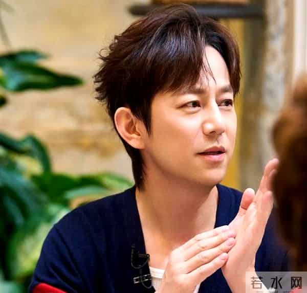 51岁无妻无子、半退休,看老好人何炅的现状,尴尬处境藏不住了