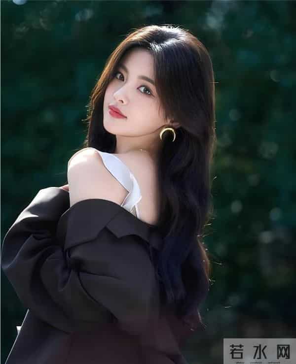 “女人不会明说但希望你懂的3个‘勾引暗号’，收到请行动！”