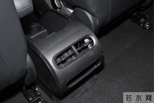 想买大5座侧滑门MPV,可以看看比亚迪D1,家人坐着舒服、车内安静