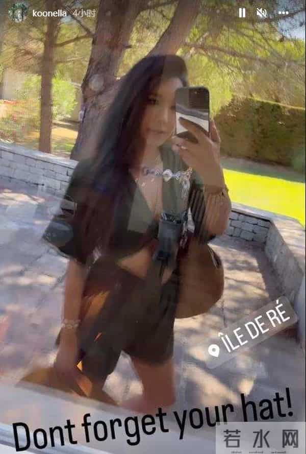 43岁TVB前女星晒旅游照！大秀事业线和美腿，曾患面瘫吃饭都困难