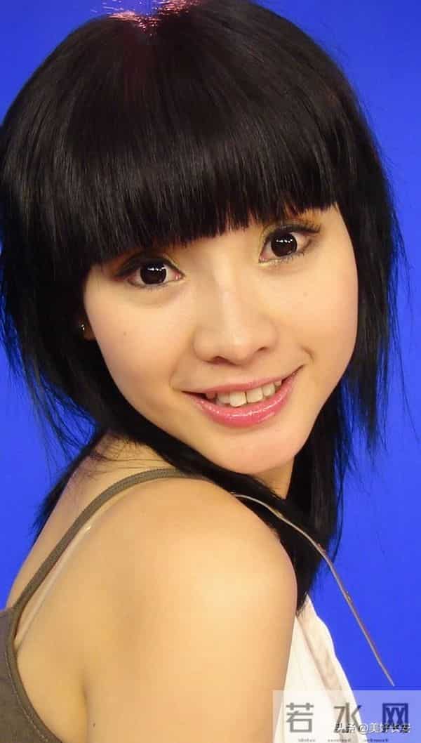 高清多图：柳岩在陕西卫视工作的旧照，青涩懵懂被评价是“丑女”