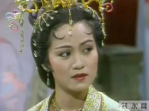 郭靖师傅~斑斑,主持过央视春晚,前夫惠天赐,姐姐森森