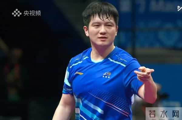 樊振东：泪目！再不是说2025年结婚的小胖！赢球后不忘吐槽自己