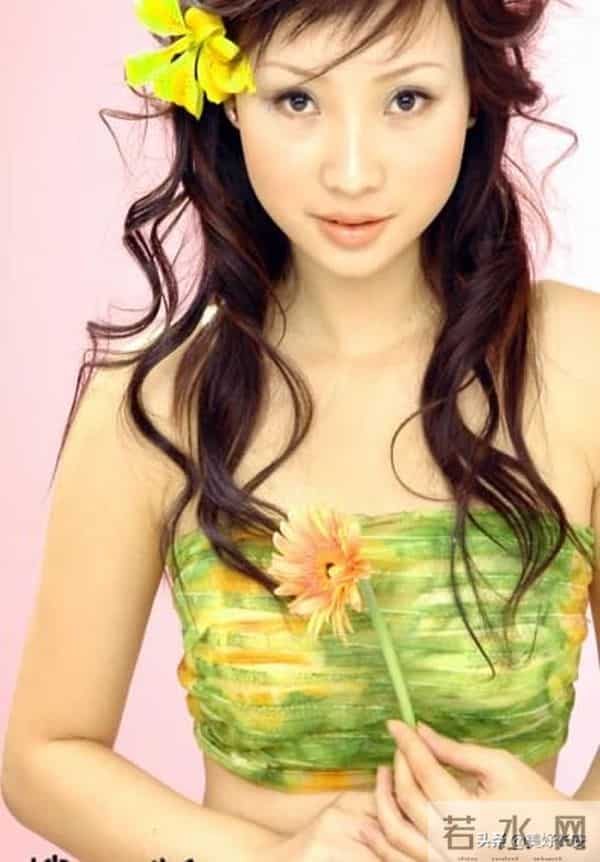 高清多图：柳岩在陕西卫视工作的旧照，青涩懵懂被评价是“丑女”