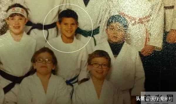 “狼人”泰勒·洛特纳低调订婚,《暮光之城》三主角如今怎样了?