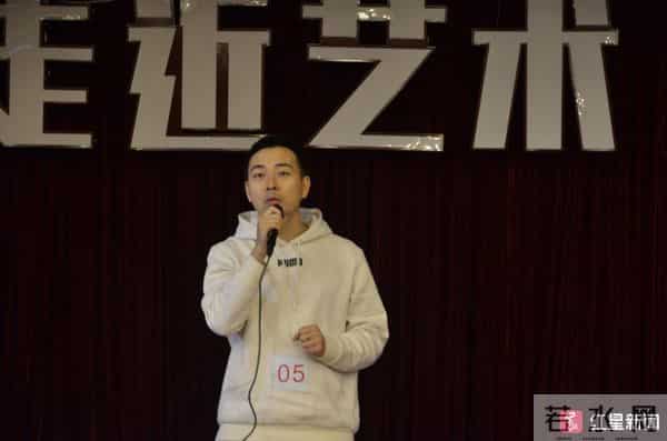 快女全国八强、独立音乐人、方言相声……这些选手成为成都街头艺人