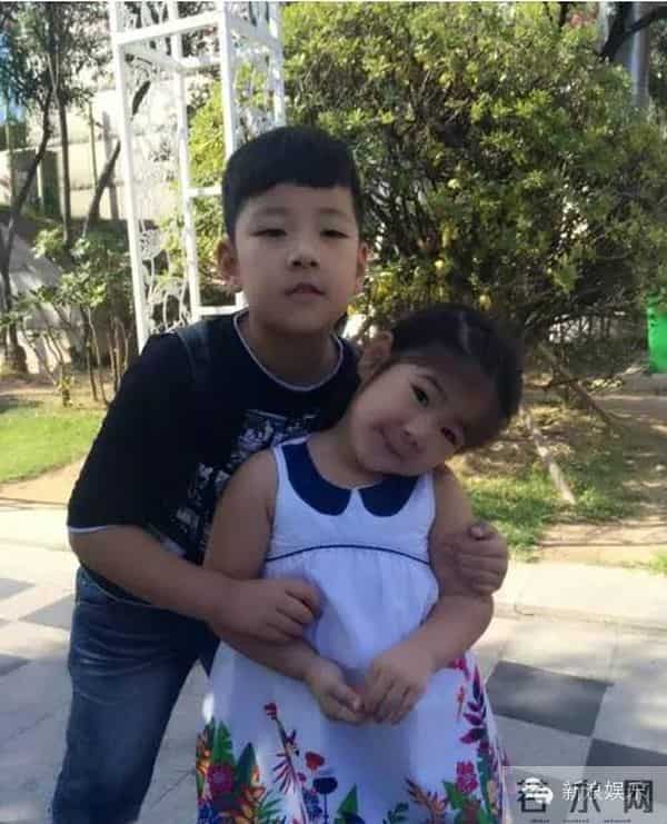 天天哄妹妹好苏,千玺搂弟弟暖炸...小小年纪的他们都成了别人家的哥哥