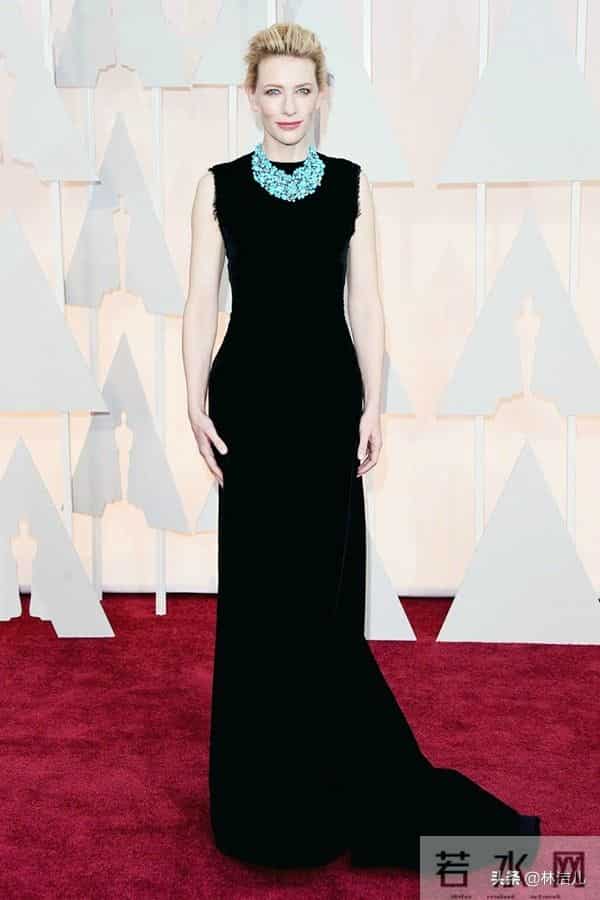 10年来,谁是奥斯卡红毯最佳造型?“大表姐”一摔抢去了所有风头
