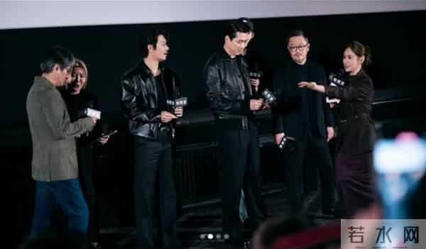 Sandy被拍「人挤人搭蓝线」!现踪捷运一看到镜头…反应超Q:也算浪漫