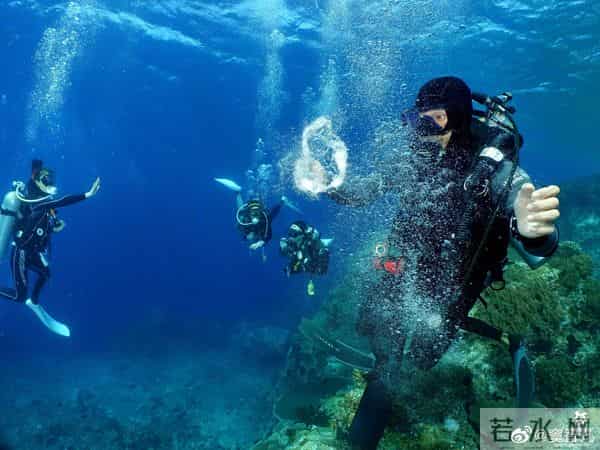 还记得《天外飞仙》里的上官浩琪吗？他现在长这样