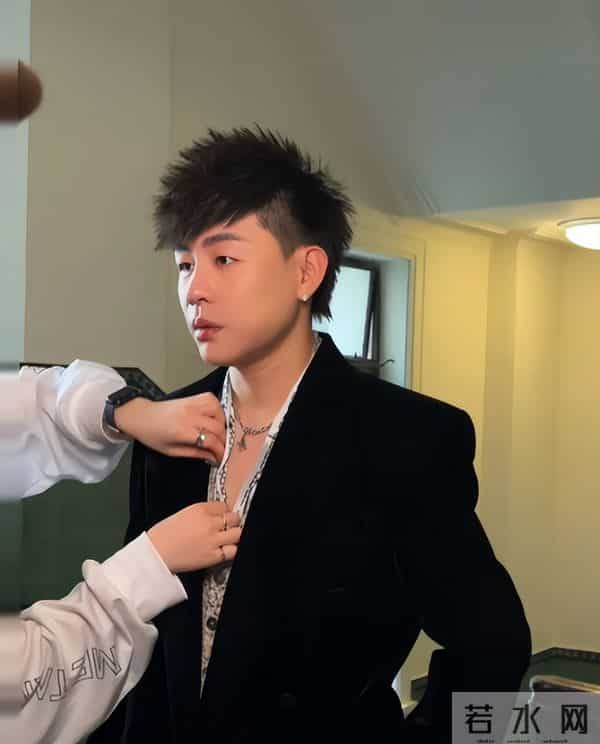 分手9年再看胡彦斌郑爽,一个身价过亿,一个证实张翰没说错