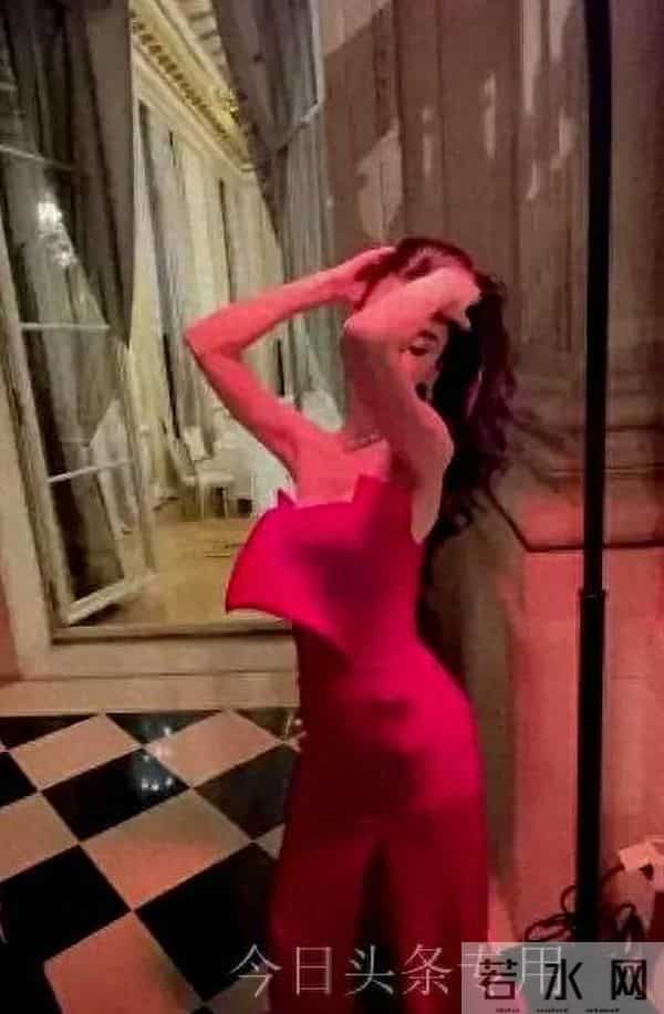 热搜Angelababy杨颖大尺度不雅照被泄露,评论区再次沦