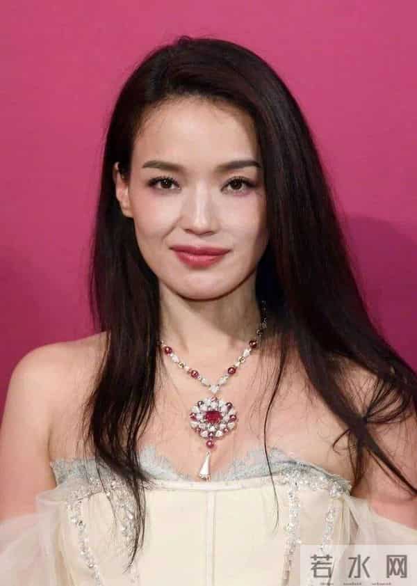 19岁被迫,拍出全裸写真,20岁一脱成名,性感女神的舒淇成长之路