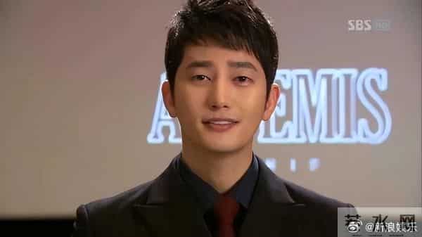 韩国演员朴施厚被曝给已婚男拉皮条，出演《豪杰春香》出道