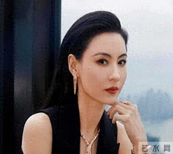 张柏芝露胸照引爆网络。真相曝光令人心酸，女性困境值得深思