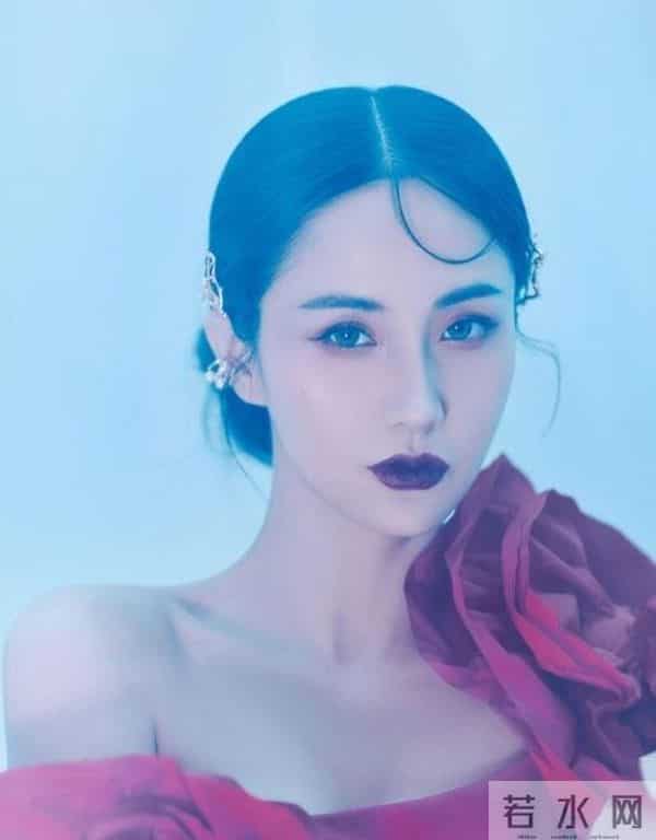 蓝燕：因失恋接拍三级片，从“东方第一美人”到“3D女神”